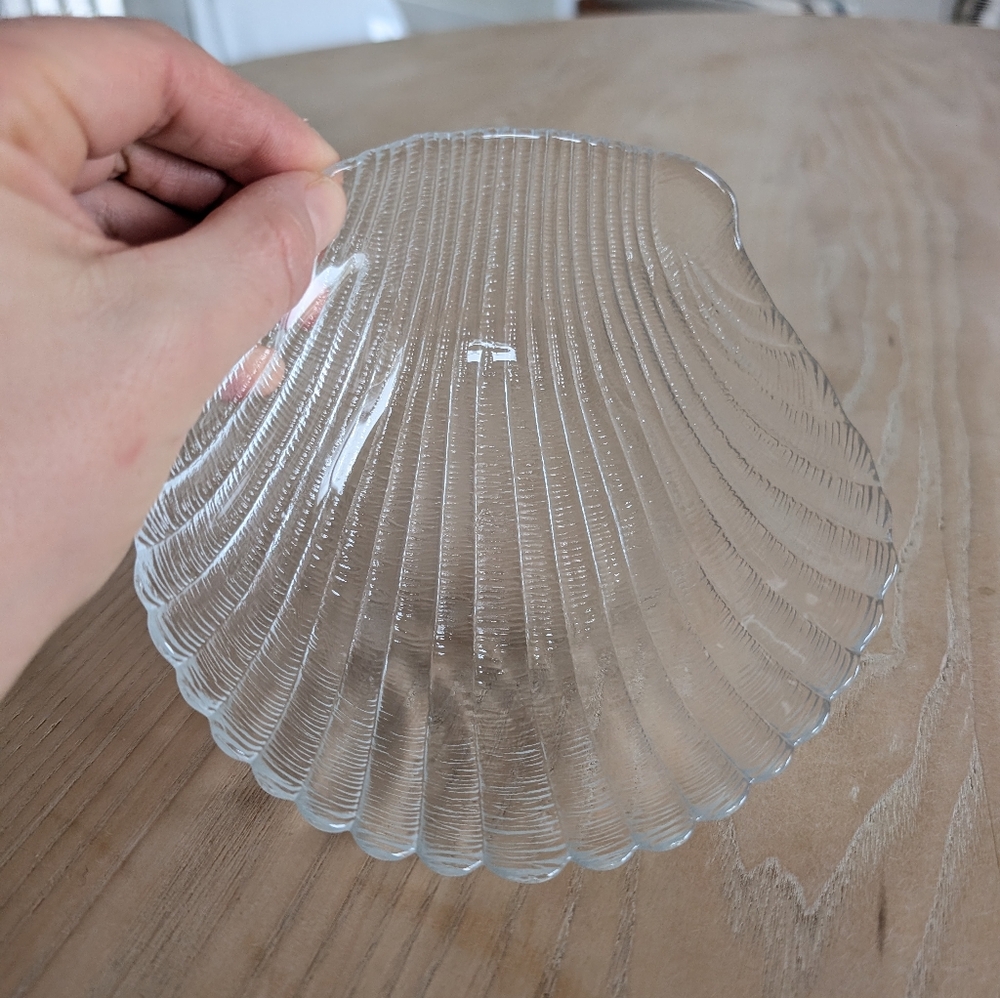 Glass Shell Dish - Picture 5 of 6